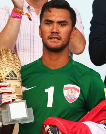 ESPINHO, PORTUGAL - JULY 19: Goalkeeper Jonathan Torohia of Tahiti, winner of the adidas Golden Glove, poses after the FIFA Beach Soccer World Cup Portugal 2015 Final between Tahiti and Portugal at Espinho Stadium on July 19, 2021 in Espinho, Portugal.  (Photo by Alex Grimm - FIFA/FIFA via Getty Images)