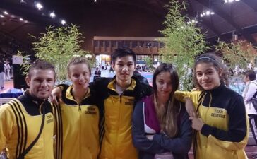 Teddy Teng au centre avec son club de métropole