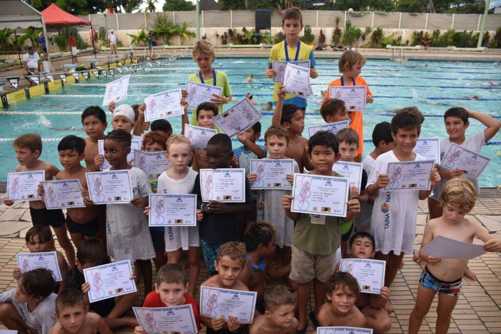 La 22ème édition de la Coupe Diane Lacombe organisée par le Cercle des Nageurs de Polynésie a connu une forte participation à la piscine de Tipaerui.